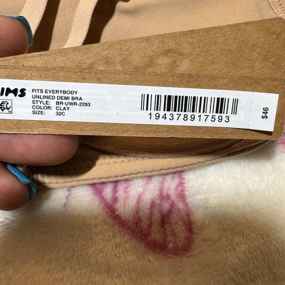 Skims Fits Everybody Underlined Demi Bra - Picture 6 of 6